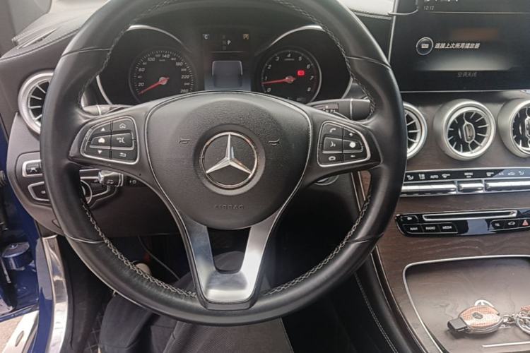 Used Mercedes-Benz GLC 2016 GLC 300 4MATIC Luxury Model Steering Wheel