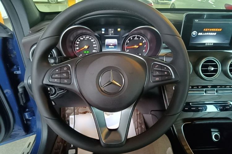 Used Mercedes-Benz GLC 2016 GLC 300 4MATIC Dynamic Model Steering Wheel