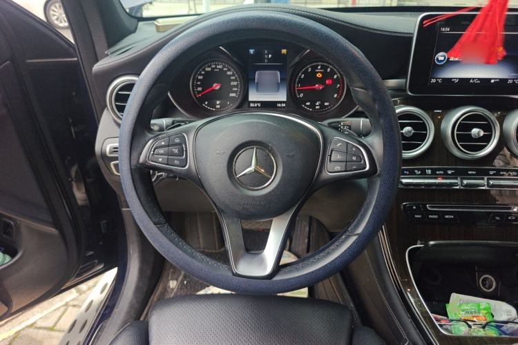 Used Mercedes-Benz GLC 2016 GLC 260 4MATIC Dynamic Edition Steering Wheel