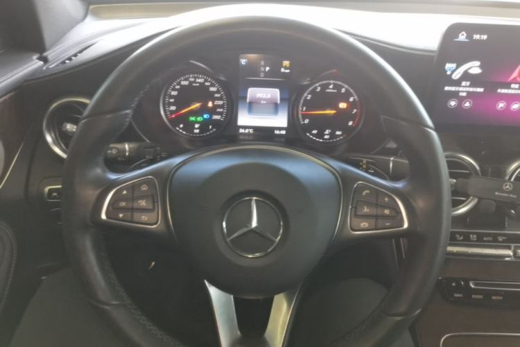 Used Mercedes-Benz GLC 2016 GLC 300 4MATIC Dynamic Model Steering Wheel