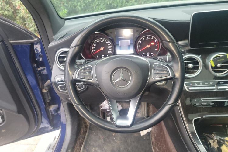 Used Mercedes-Benz GLC 2016 GLC 260 4MATIC Luxury Model Steering Wheel