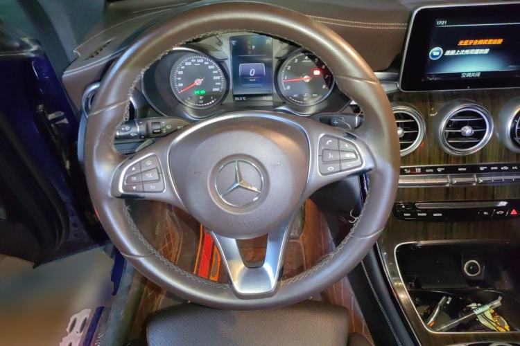 Used Mercedes-Benz GLC 2016 GLC 260 4MATIC Dynamic Edition Steering Wheel