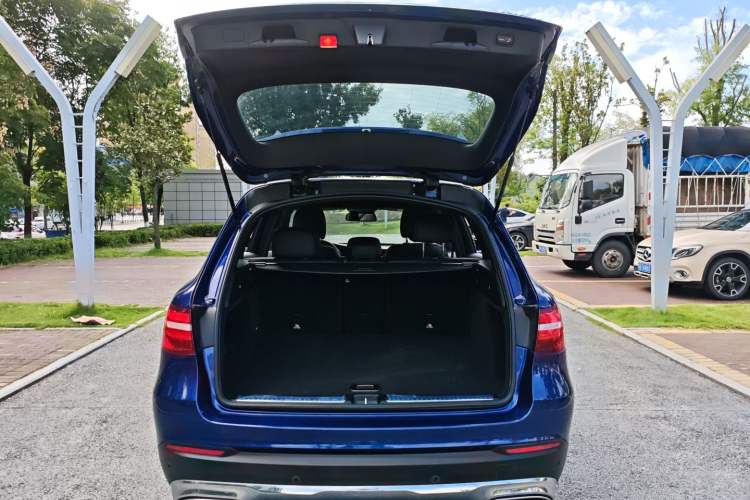 Used Mercedes-Benz GLC 2016 GLC 260 4MATIC Luxury Model Trunk