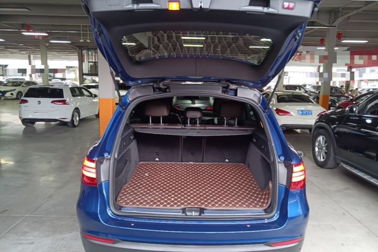 Used Mercedes-Benz GLC 2016 GLC 300 4MATIC Dynamic Model Trunk