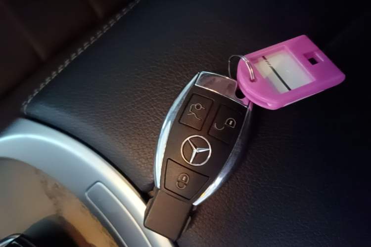 Used Mercedes-Benz GLC 2016 GLC 300 4MATIC Dynamic Model Vehicle Key
