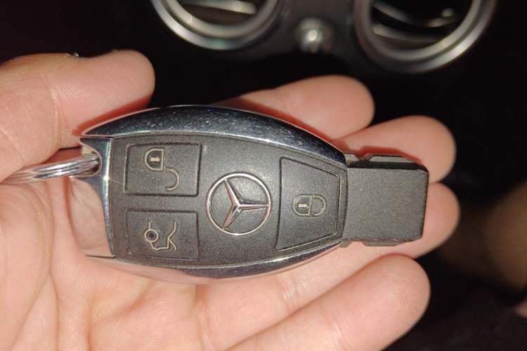 Used Mercedes-Benz GLC 2016 GLC 260 4MATIC Luxury Model Vehicle Key