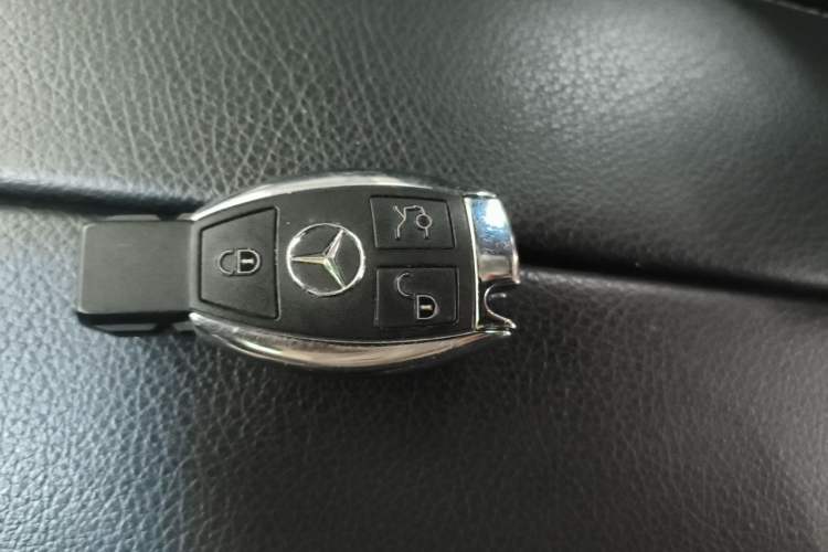 Used Mercedes-Benz GLC 2016 GLC 300 4MATIC Luxury Model Vehicle Key