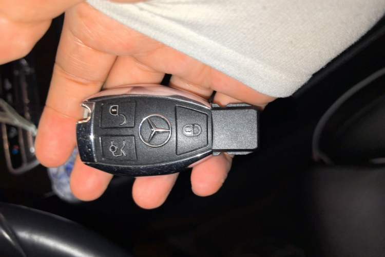 Used Mercedes-Benz GLC 2016 GLC 260 4MATIC Luxury Model Vehicle Key