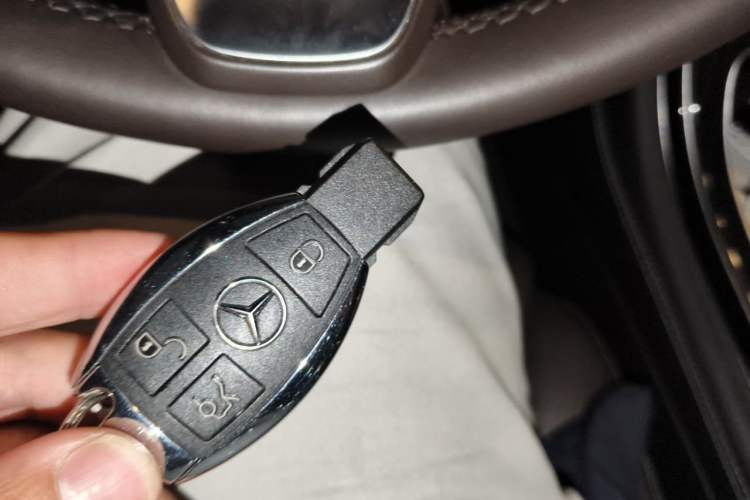 Used Mercedes-Benz GLC 2016 GLC 260 4MATIC Luxury Model Vehicle Key