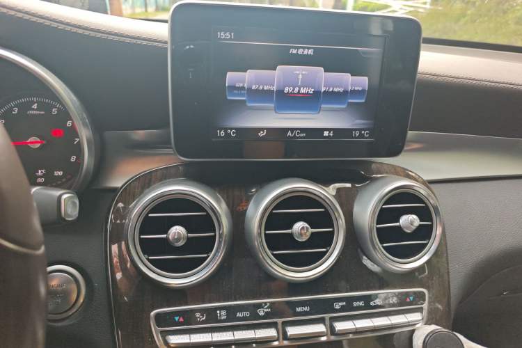 Used Mercedes-Benz GLC 2016 GLC 260 4MATIC Luxury Model Audio And AC Panel