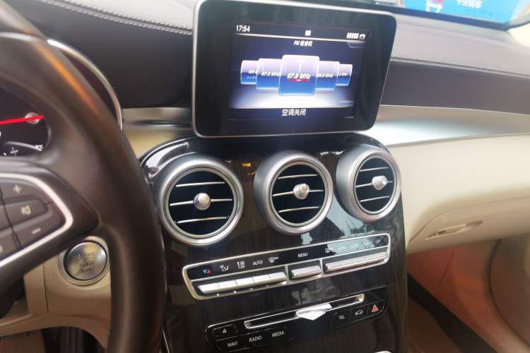 Used Mercedes-Benz GLC 2016 GLC 260 4MATIC Luxury Model Audio And AC Panel