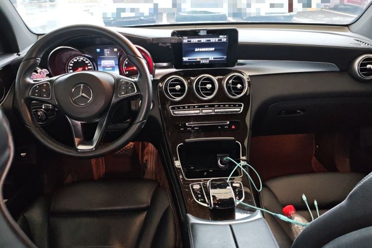 Used Mercedes-Benz GLC 2016 GLC 260 4MATIC Dynamic Edition Center Console