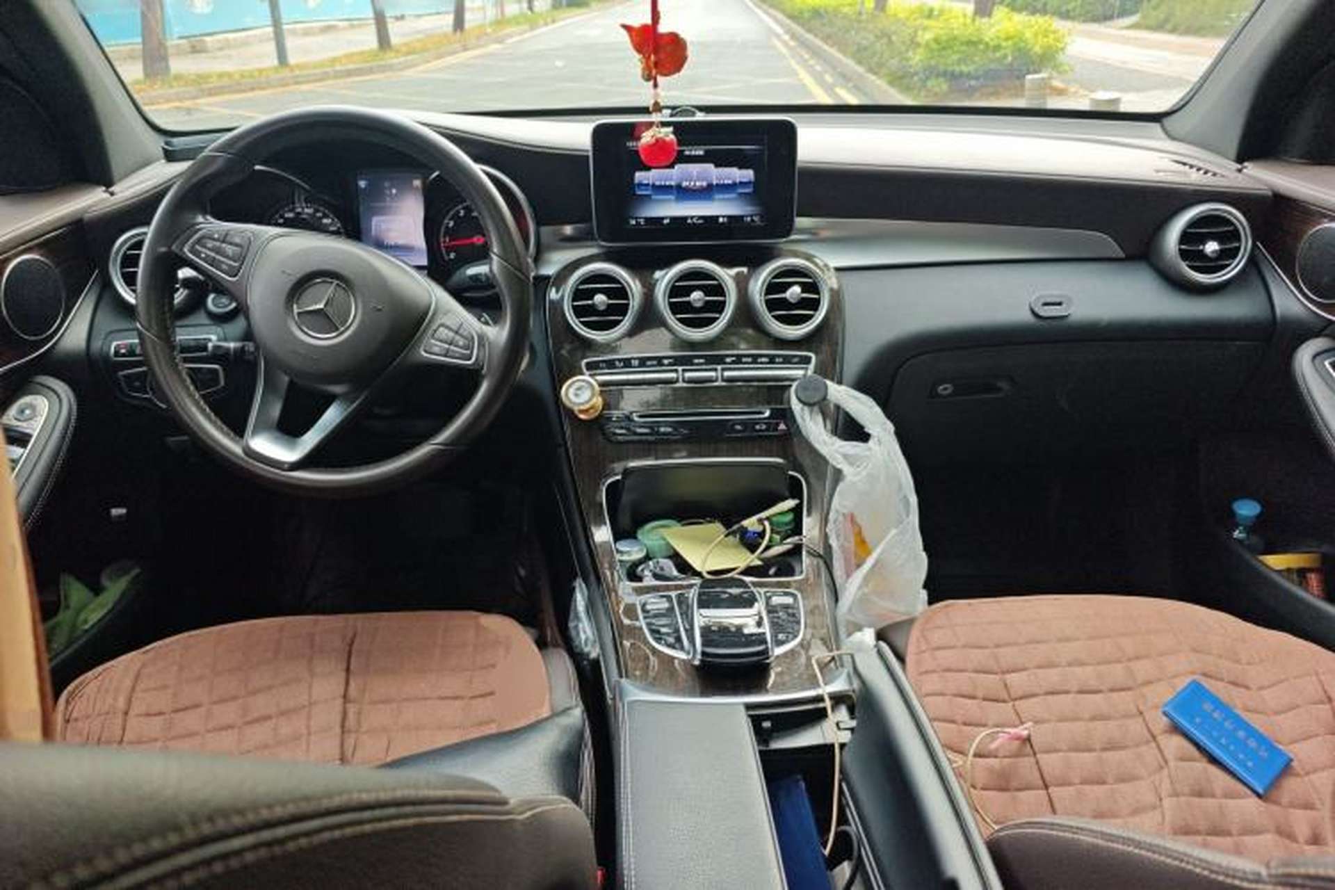Used Mercedes-Benz GLC 2016 GLC 260 4MATIC Luxury Model Center Console