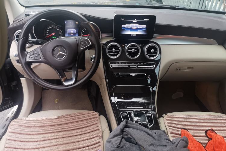 Used Mercedes-Benz GLC 2016 GLC 260 4MATIC Luxury Model Center Console