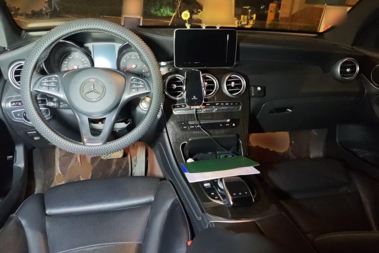 Used Mercedes-Benz GLC 2016 GLC 260 4MATIC Luxury Model Center Console