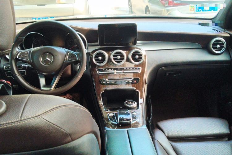 Used Mercedes-Benz GLC 2016 GLC 260 4MATIC Luxury Model Center Console