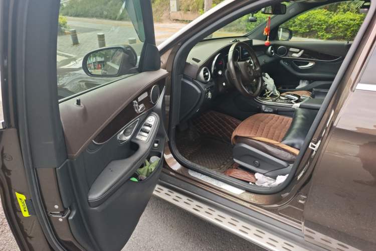 Used Mercedes-Benz GLC 2016 GLC 260 4MATIC Luxury Model Driver Seat