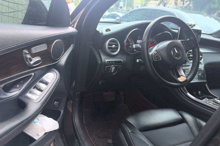 Used Mercedes-Benz GLC 2016 GLC 260 4MATIC Luxury Model Driver Seat