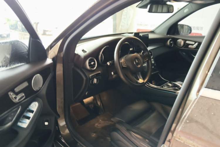 Used Mercedes-Benz GLC 2016 GLC 260 4MATIC Luxury Model Driver Seat