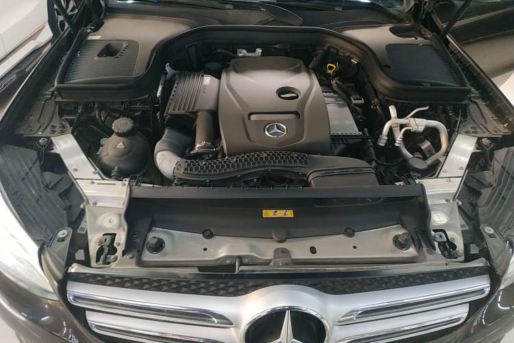 Used Mercedes-Benz GLC 2016 GLC 260 4MATIC Dynamic Edition Engine Bay
