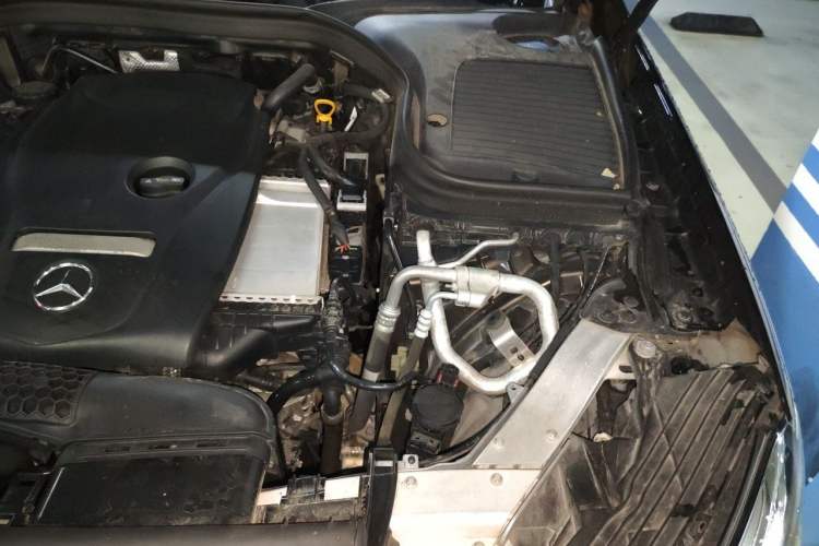 Used Mercedes-Benz GLC 2016 GLC 260 4MATIC Dynamic Edition Engine Bay Left