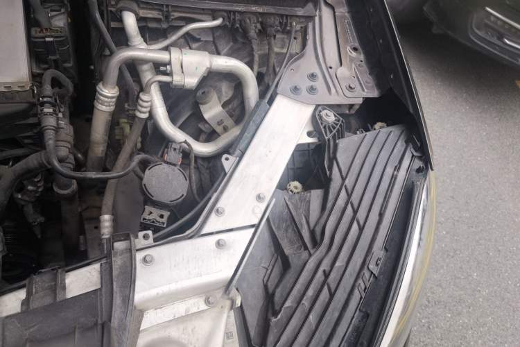 Used Mercedes-Benz GLC 2016 GLC 260 4MATIC Luxury Model Engine Bay Left