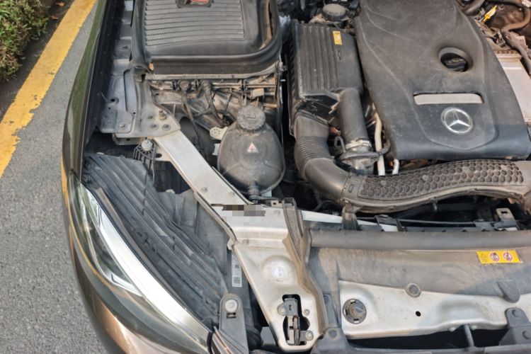 Used Mercedes-Benz GLC 2016 GLC 260 4MATIC Luxury Model Engine Bay Right