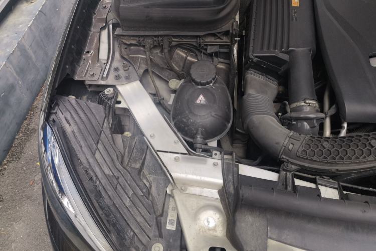 Used Mercedes-Benz GLC 2016 GLC 260 4MATIC Luxury Model Engine Bay Right