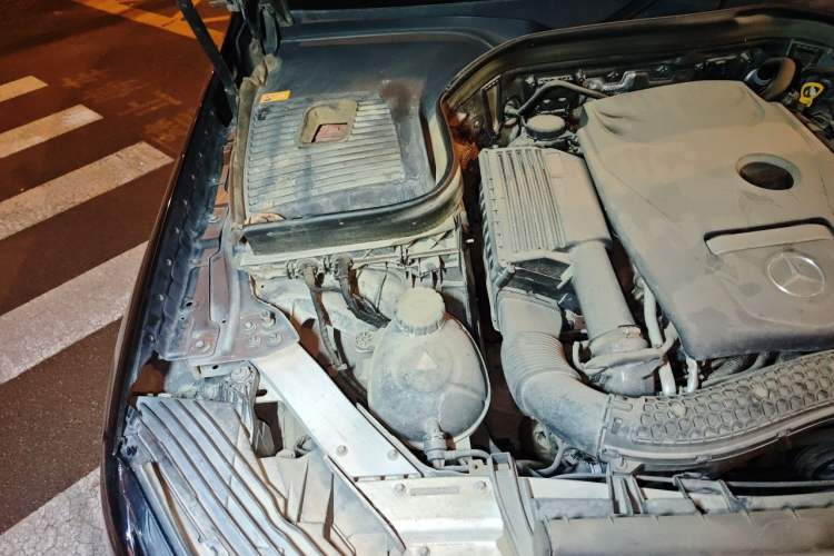 Used Mercedes-Benz GLC 2016 GLC 260 4MATIC Luxury Model Engine Bay Right