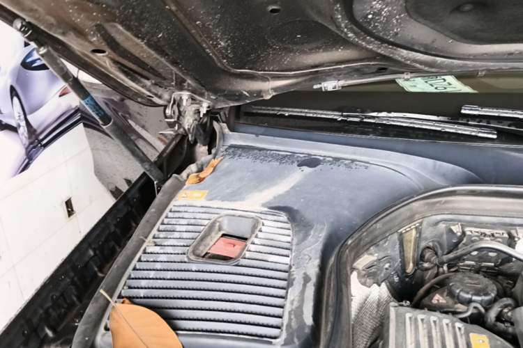 Used Mercedes-Benz GLC 2016 GLC 260 4MATIC Luxury Model Engine Bay Right