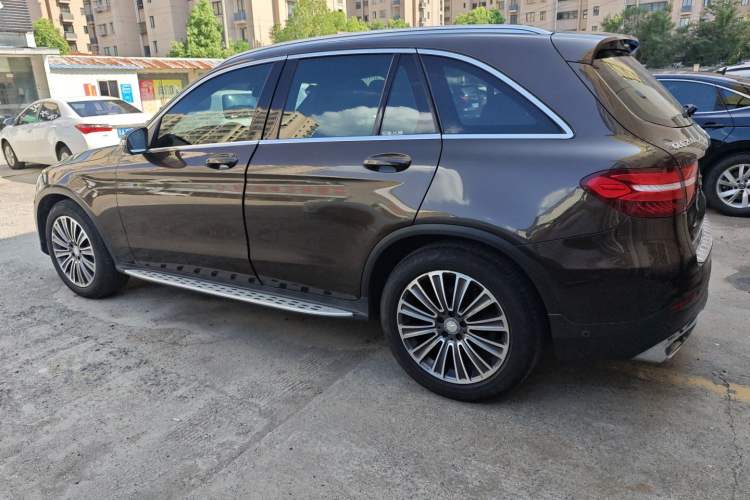 Used Mercedes-Benz GLC 2016 GLC 260 4MATIC Dynamic Edition Exterior 3