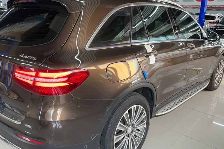 Used Mercedes-Benz GLC 2016 GLC 260 4MATIC Dynamic Edition Exterior 3