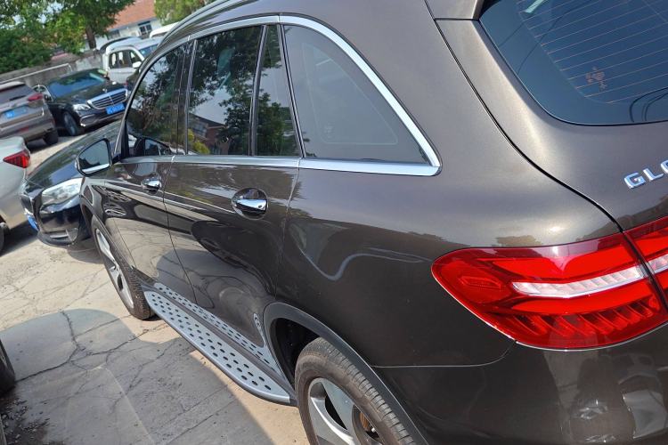Used Mercedes-Benz GLC 2016 GLC 300 4MATIC Luxury Model Exterior 5
