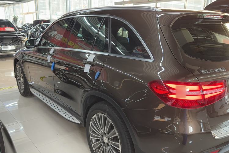 Used Mercedes-Benz GLC 2016 GLC 260 4MATIC Dynamic Edition Exterior 5
