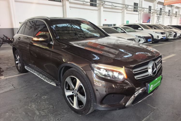Used Mercedes-Benz GLC 2016 GLC 300 4MATIC Dynamic Model Front Right 45 Deg