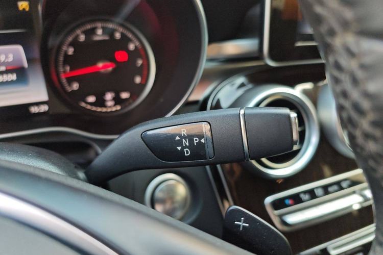 Used Mercedes-Benz GLC 2016 GLC 260 4MATIC Dynamic Edition Gear Lever