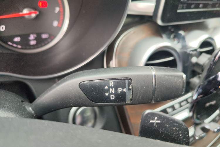 Used Mercedes-Benz GLC 2016 GLC 300 4MATIC Dynamic Model Gear Lever