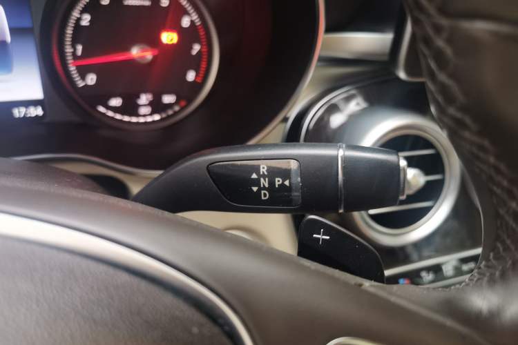 Used Mercedes-Benz GLC 2016 GLC 260 4MATIC Luxury Model Gear Lever