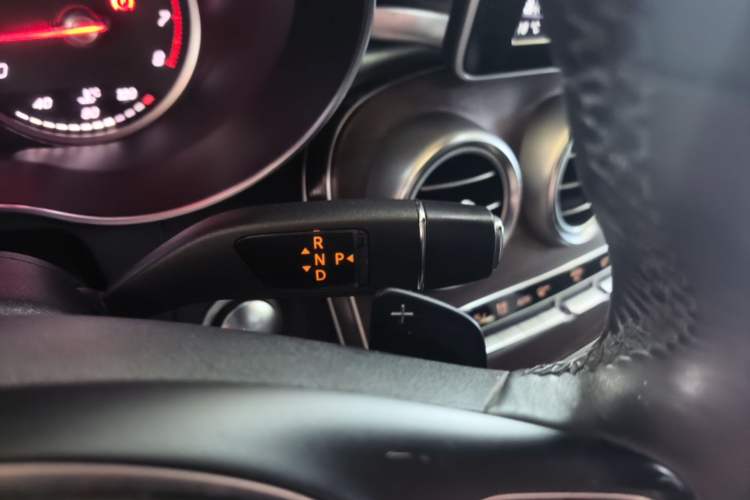 Used Mercedes-Benz GLC 2016 GLC 300 4MATIC Dynamic Model Gear Lever