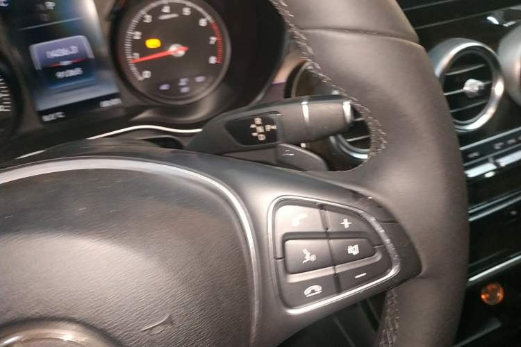 Used Mercedes-Benz GLC 2016 GLC 260 4MATIC Dynamic Edition Gear Lever