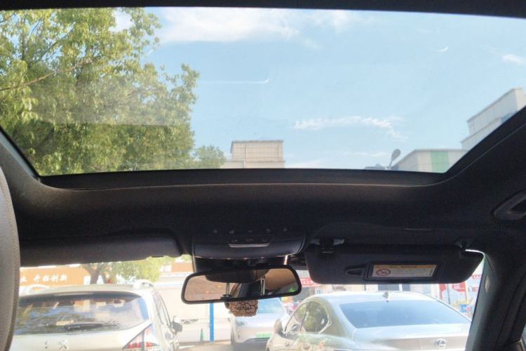 Used Mercedes-Benz GLC 2016 GLC 260 4MATIC Luxury Model Headliner