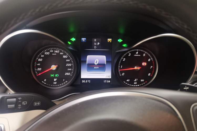Used Mercedes-Benz GLC 2016 GLC 260 4MATIC Luxury Model Instrument Cluster