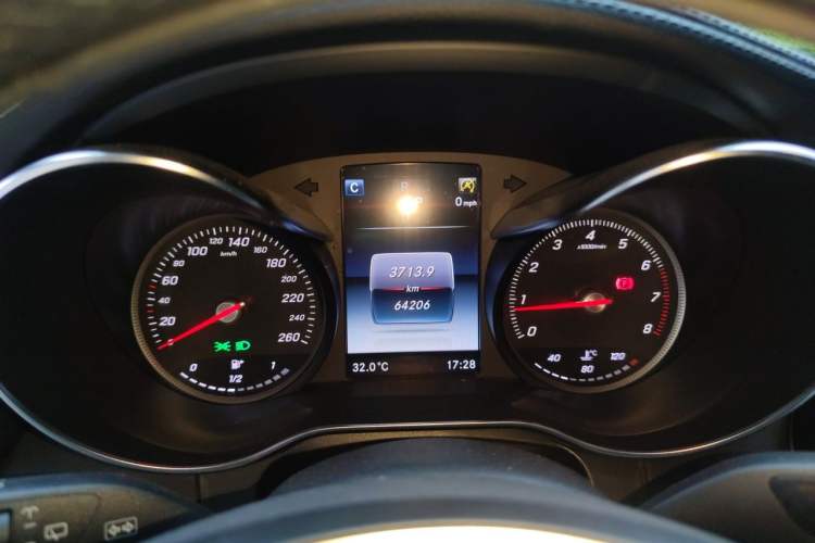 Used Mercedes-Benz GLC 2016 GLC 260 4MATIC Dynamic Edition Instrument Cluster
