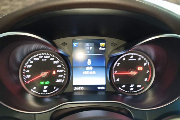Used Mercedes-Benz GLC 2016 GLC 260 4MATIC Luxury Model Instrument Cluster