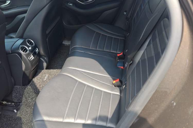 Used Mercedes-Benz GLC 2016 GLC 300 4MATIC Luxury Model Interior 1