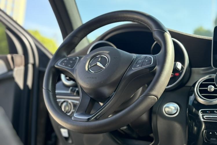 Used Mercedes-Benz GLC 2016 GLC 200 4MATIC Interior 10