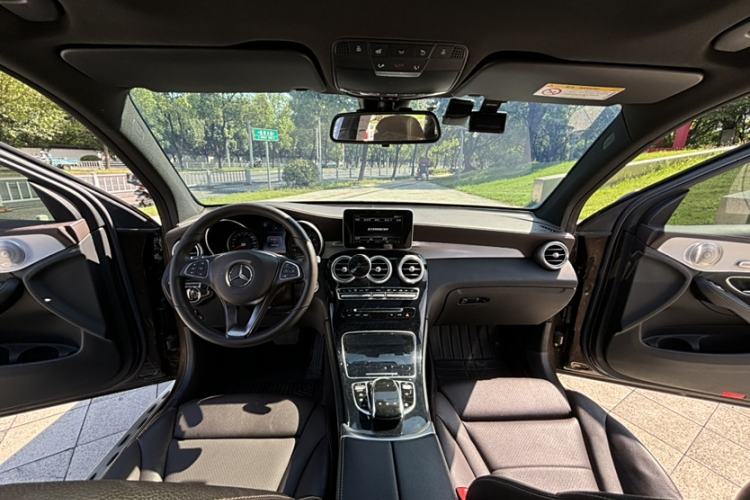 Used Mercedes-Benz GLC 2016 GLC 200 4MATIC Interior 4