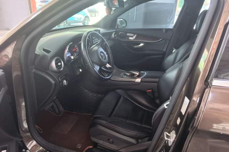 Used Mercedes-Benz GLC 2016 GLC 300 4MATIC Dynamic Model Left Front Seat