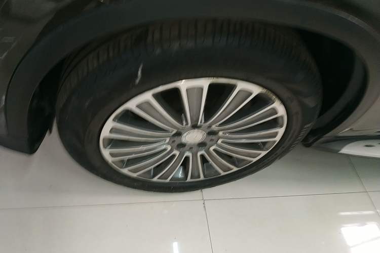Used Mercedes-Benz GLC 2016 GLC 260 4MATIC Dynamic Edition Left Front Wheel Hub
