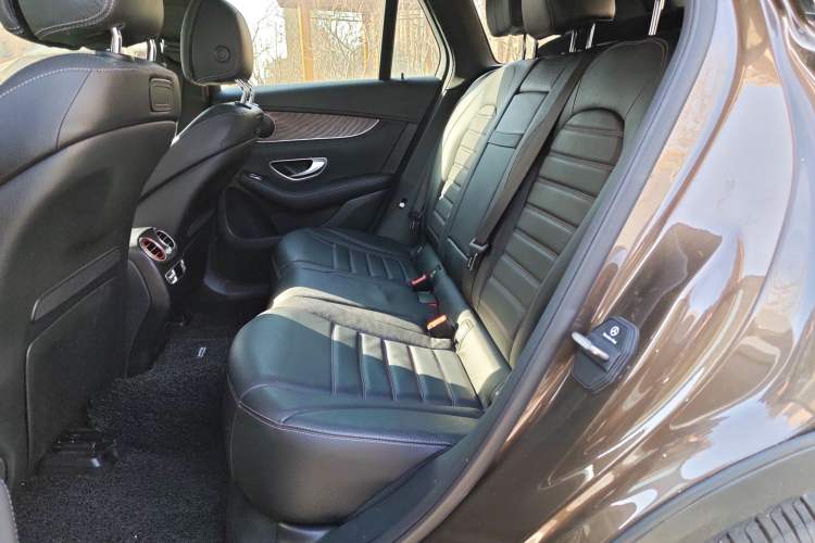 Used Mercedes-Benz GLC 2016 GLC 300 4MATIC Luxury Model Left Rear Seat